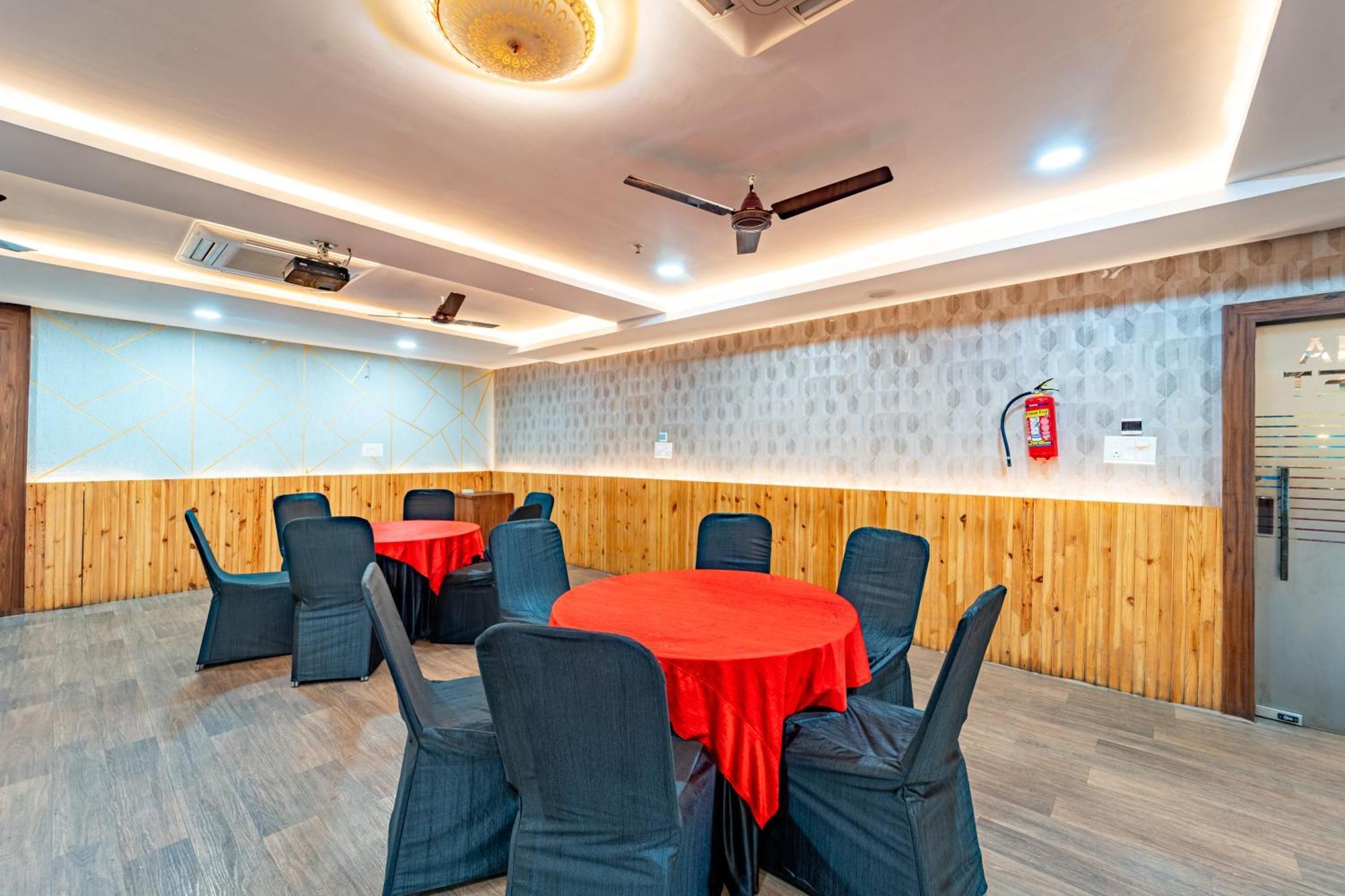 Treebo Premium Zorba Bhopal Exterior foto